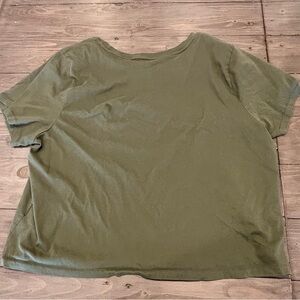 Universal Thread T-shirt, olive green, womans size xxl